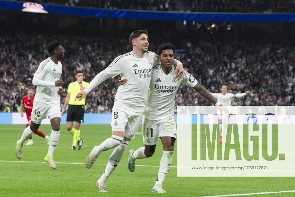 LA LIGA EA Sports - Real Madrid vs Sevilla MADRID, SPAIN - December 22: Federico Valverde of Real Madrid and Rodrygo Goes of Real Madrid celebrates a goal during the La Liga 2024 25 match between Real Madrid and Sevilla at Santiago Bernabeu Stadium. (Photo by Guillermo Martinez) Madrid Santiago BernabÃ u Stadium Spain