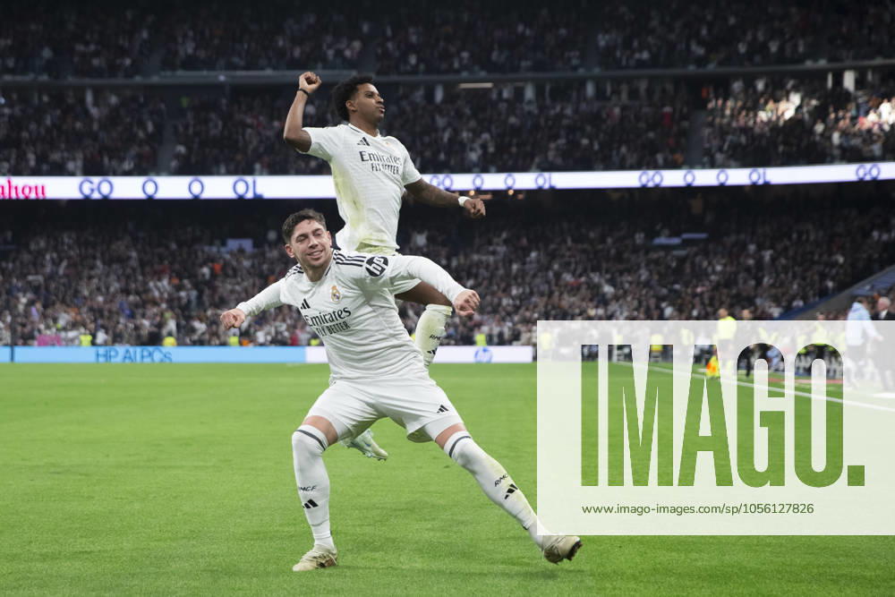 LA LIGA EA Sports - Real Madrid vs Sevilla MADRID, SPAIN - December 22: Federico Valverde of Real Madrid and Rodrygo Goes of Real Madrid celebrates a goal during the La Liga 2024 25 match between Real Madrid and Sevilla at Santiago Bernabeu Stadium. (Photo by Guillermo Martinez) Madrid Santiago Bernabà u Stadium Spain