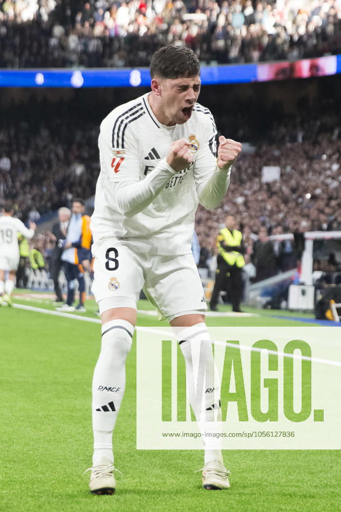 LA LIGA EA Sports - Real Madrid vs Sevilla MADRID, SPAIN - December 22: Federico Valverde of Real Madrid celebrates a goal during the La Liga 2024 25 match between Real Madrid and Sevilla at Santiago Bernabeu Stadium. (Photo by Guillermo Martinez) Madrid Santiago BernabÃ u Stadium Spain