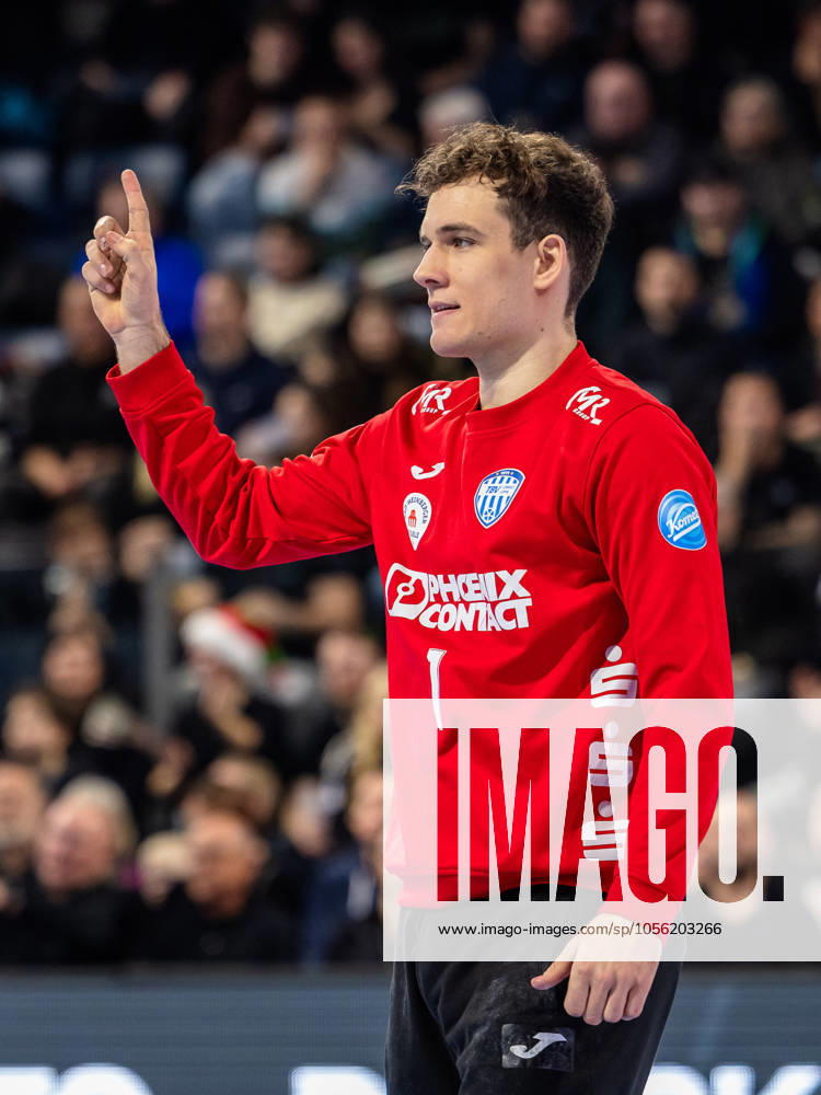 Constantin Moestl TBV Lemgo Lippe, 01 after goal kept, self-confident HC Erlangen vs TBV Lemgo Lippe, Handball, 1 Handball Bundesliga, Season 2024 2025, Matchday 16, 22 12 2024 HC Erlangen vs TBV Lemgo Lippe, Handball, 1 Handball Bundesliga, Season 2024 2025, Matchday 16, 22 12 2024 Nuremberg