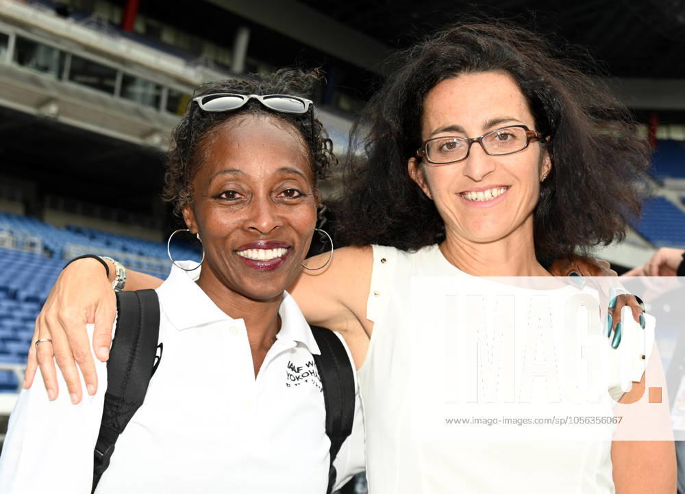 Track and Field: IAAF World Relays press conference, PK, Pressekonferenz Gail Devers (left) and Laura Arcoleo pose during a news conference prior to the IAAF World Relays, Friday, May 10, 2019, in Yokohama, Japan. Yokohama Japan