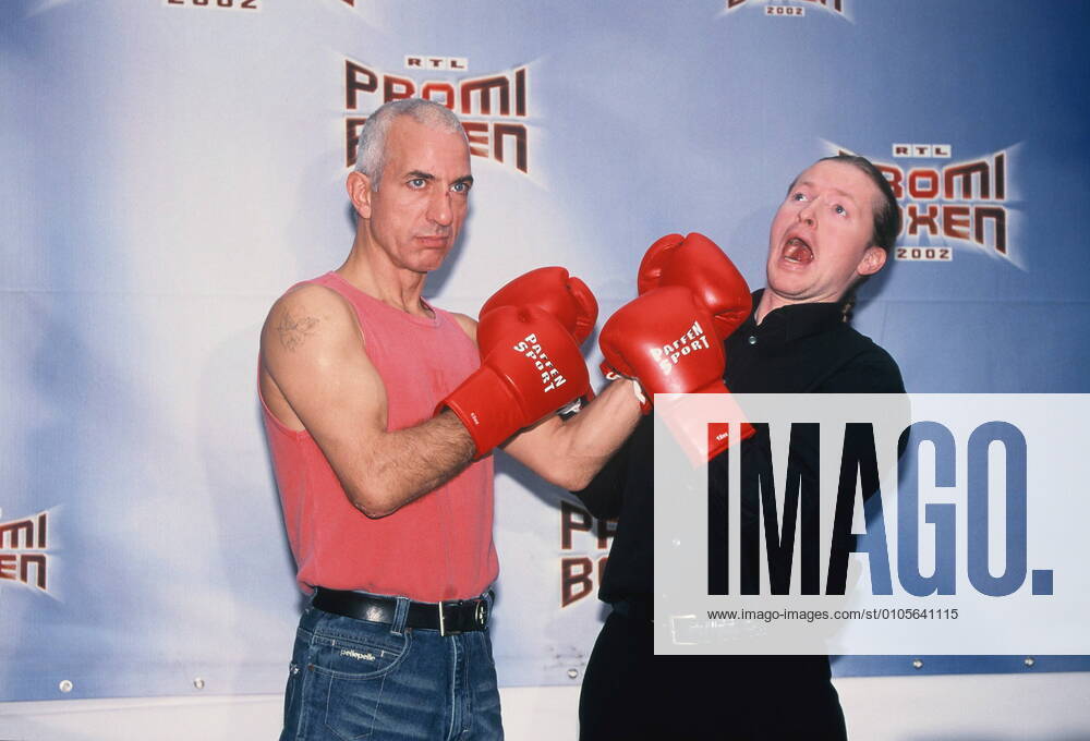 Actor Ralf Richter and Joey Kelly poses for the PK to the RTL Promiboxing on 25 10 2002