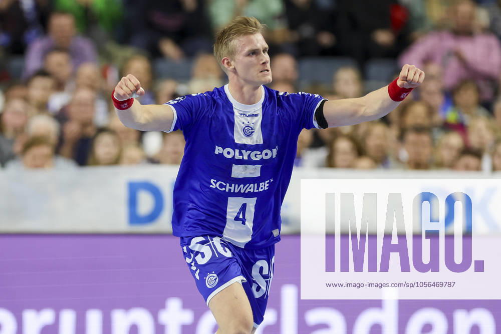 Ellidi Snaer Vidarsson VfL Gummersbach cheers, Daikin Handball Bundesliga, VfL Gummersbach vs Fuechse Berlin, Lanxess Arena, December 26, 2024 in Cologne, Germany Photo by Marco Steinbrenner DeFodi Images Ellidi Snaer Vidarsson VfL Gummersbach cheers, Daikin Handball Bundesliga, VfL Gummersbach vs Fuechse Berlin, Lanxess Arena, December 26, 2024 in Cologne, Germany Photo by Marco Steinbrenner DeFodi Images Defodi 700 gummers berlin 20241226 031 Defodi-700