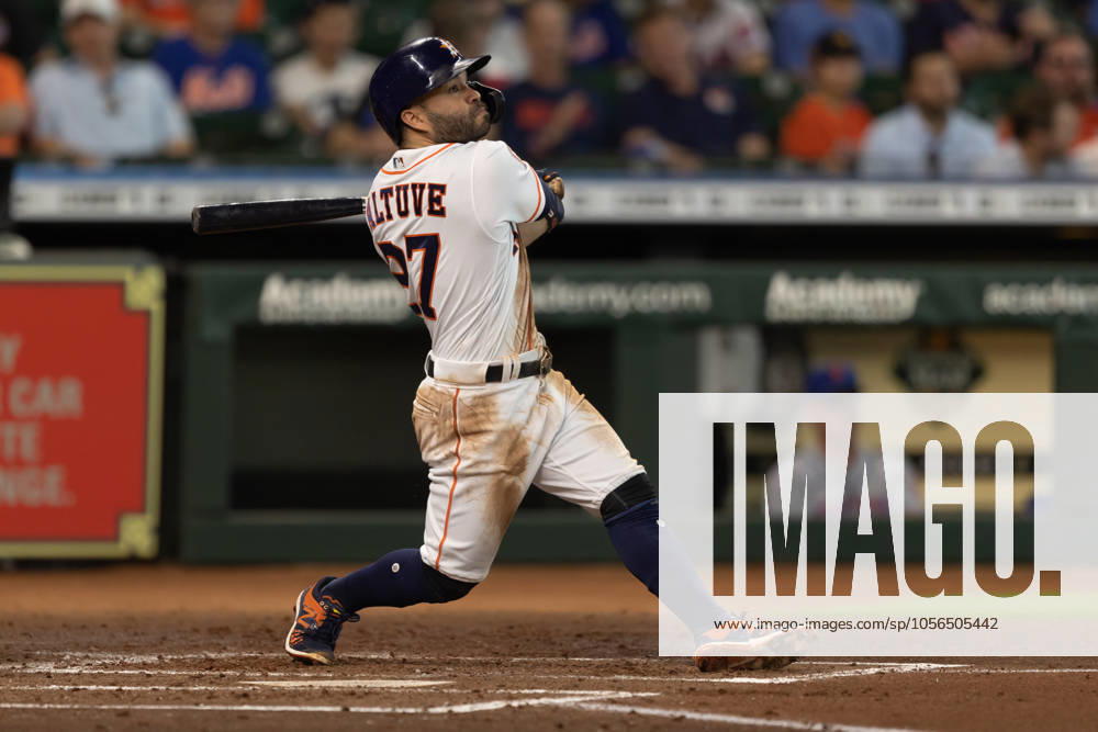MLB, Baseball Herren, USA Houston Astros vs New York Mets Houston Astros second baseman Jose Altuve (27) bats in the second inning against the New York Mets. The Astros defeat the Mets 5-3, Wednesday, June 22, 2022, in Houston, Texas. (Kirk Meche Image of