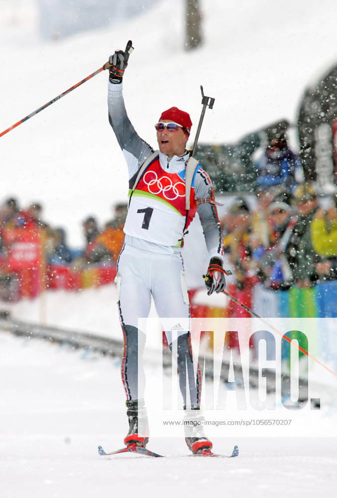 Michael Greis of Germany reacts after winning the gold medal in the men s 15 KM mass start biathlon competition at Cesana San Sicario, Italy Saturday February 25, 2006. (Ron Jenkins Fort Worth Star-Telegram KRT) CESANA SAN SICARIO ITA