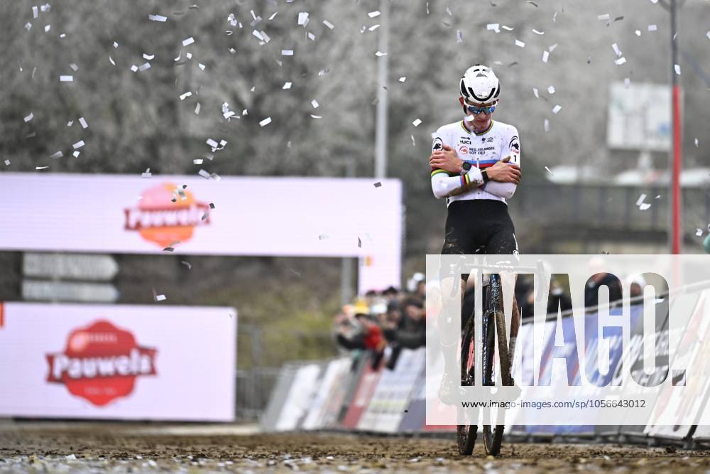 KW52 Dutch Tibor Del Grosso pictured as he crosses the finish line of the men s Under 23 race at the Cyclocross World Cup cyclocross event in Besancon, France, , the eighth stage (out of 12) in the World Cup of the 2023-2024 season. JASPERxJACOBS x109302451x