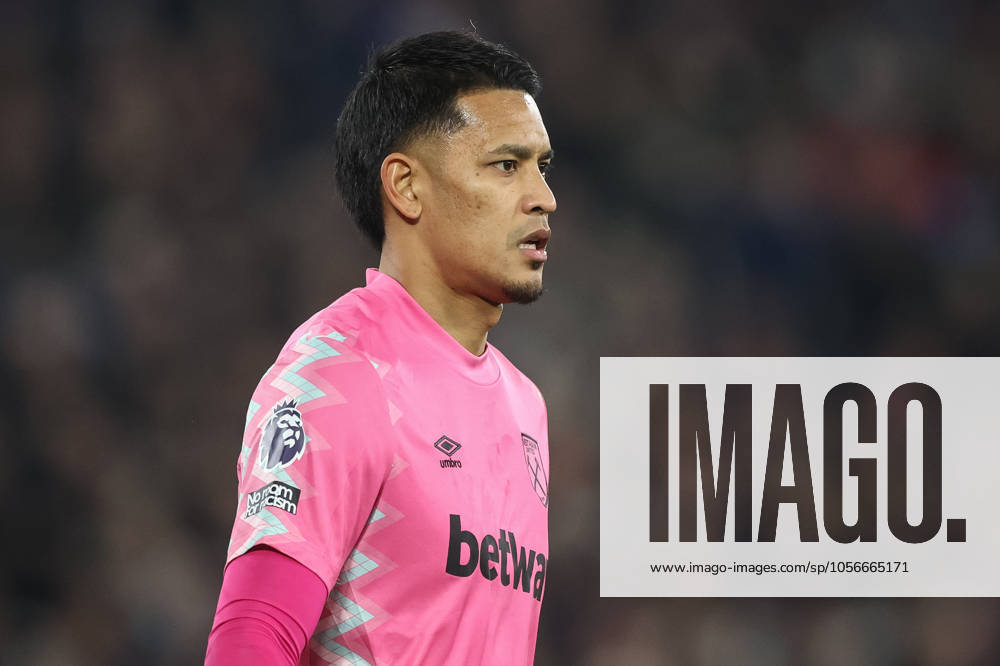 Premier League West Ham United v Liverpool Alphonse Areola of West Ham United during the Premier League match West Ham United vs Liverpool at London Stadium, London, United Kingdom, 29th December 2024 (Photo by Alfie Cosgrove News Images) London London Stadium United Kingdom