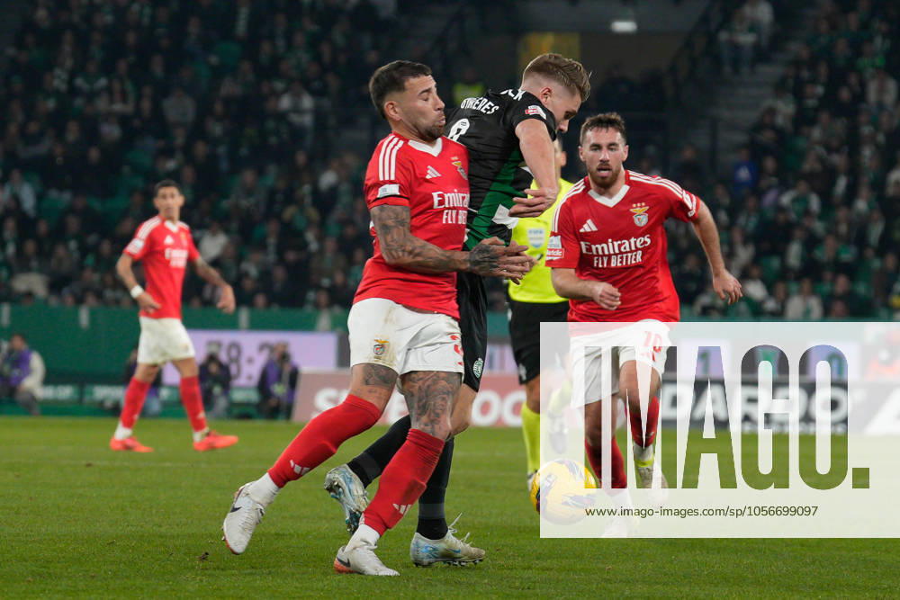 Sporting CP Vs SL Benfica in Lisbon, Portugal - 29 Dec 2024 Nicolas Otamendi of SL Benfica (L) and Viktor Gyokeres of Sporting CP (C) in action during the Liga Portugal Betclic football match between Sporting CP and SL Benfica at Estadio Jose Alvalade. Final score: Sporting CP 1:0 SL Benfica Lisbon Portugal