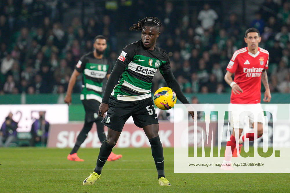 Geovany Quenda of Sporting CP in action during the Liga Portugal Betclic football match between Sporting CP and SL Benfica at Estadio Jose Alvalade. Final score: Sporting CP 1:0 SL Benfica Lisbon Portugal - ZUMAs197 20241229_aaa_s197_136