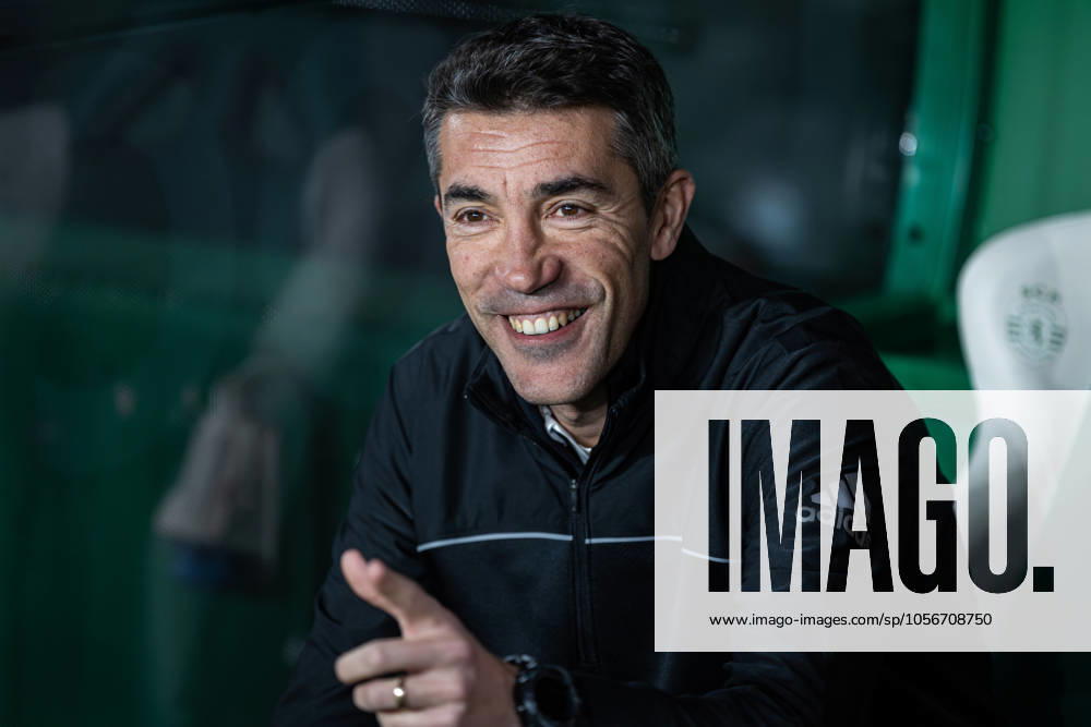 Head Coach Bruno Lage of SL Benfica seen during the Liga Portugal Betclic match between Sporting CP and SL Benfica at Estadio Jose Alvalade. Lisbon Portugal - ZUMAs197 20241229_aaa_s197_178