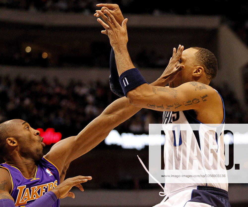 LAKERS MAVERICKS Los Angeles Lakers shooting guard Kobe Bryant (24) defends against Dallas Mavericks small forward Shawn Marion (0) in the first half at the American Airlines Center on Saturday November 24, 2012, in Dallas, Texas. (Ron Jenkins Fort Worth Star-Telegram MCT) DALLAS TX USA