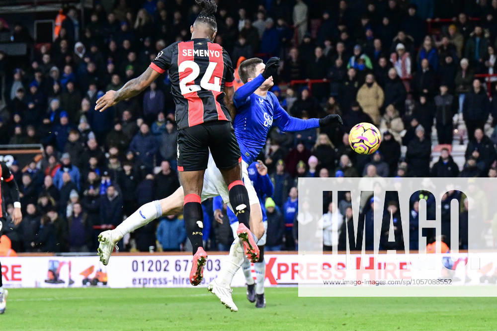 Bournemouth v Everton Premier League Antoine Semenyo of Bournemouth heads at goal during the Premier League match at the Vitality Stadium, Bournemouth UK Newspapers OUT