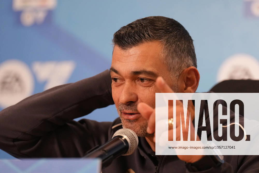 AC Milans head coach Sergio Conceicao during the EA Sports FC Supercup 2024 2025 Milan press conference, PK, Pressekonferenz at Al-Awwal Park Stadium - Soccer - Riyadh, Saudi Arabia - Sunday January 5, 2025