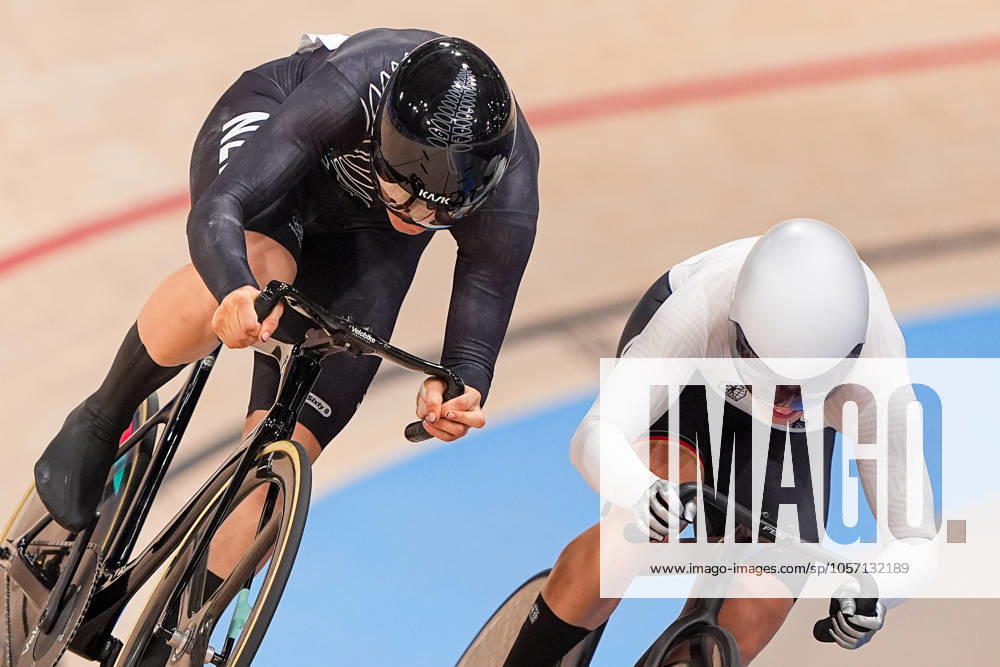 2024-08-10 Cycling - Track - Olympic Games, Olympische Spiele, Olympia, OS Paris 2024 - Day 15 PARIS, FRANCE - AUGUST 10: Ellesse Andrews of New Zealand, Emma Hinze of Germany competing in the Women s Sprint Quaterfinals during Day 15 of Cycling - Track - Olympic Games Paris 2024 at Saint-Quentin-en-Yvelines Velodrome on August 10, 2024 in Paris, France. Paris Saint-Quentin-en-Yvelines Velodrome France Content not available for redistribution in The Netherlands directly or indirectly through any third parties.