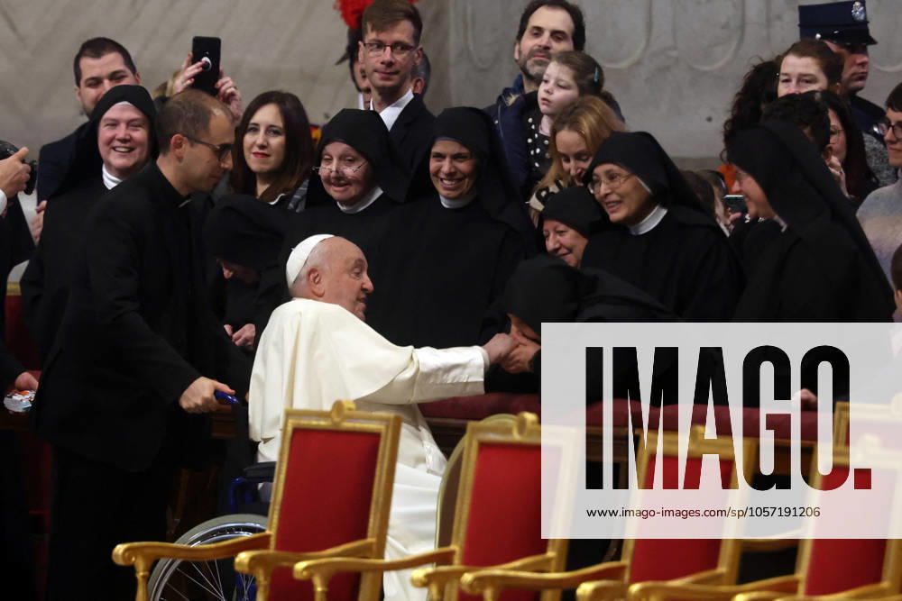 Pope Francis Bergoglio attends the celebration of the Epiphany of the Lord Holy Mass Rome, Italy 06.01.2025 : Pope Francis Bergoglio. arrives at the basilica and greets some nuns before the celebration of the Epiphany of the Lord Holy Mass on Altar of the Confession, St. Peter’s Basilica Rome italy Italy