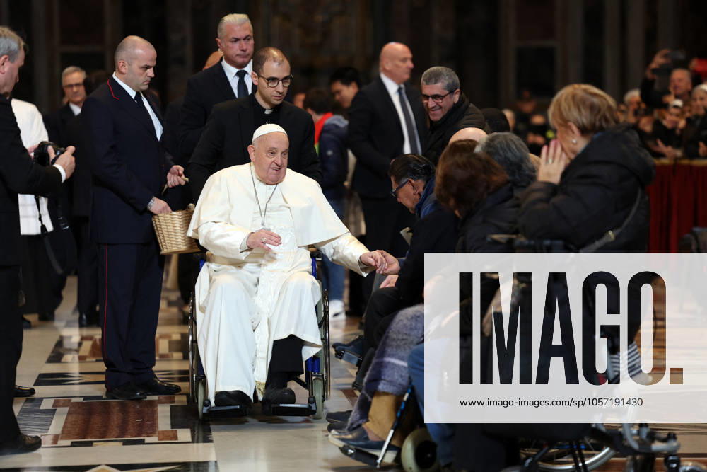 Pope Francis Bergoglio attends the celebration of the Epiphany of the Lord Holy Mass Rome, Italy 06.01.2025 : Pope Francis Bergoglio he goes away in a wheelchair and greets children, disabled faithful after the Epiphany of the Lord Holy Mass on Altar of the Confession, St. Peter’s Basilica Rome italy Italy