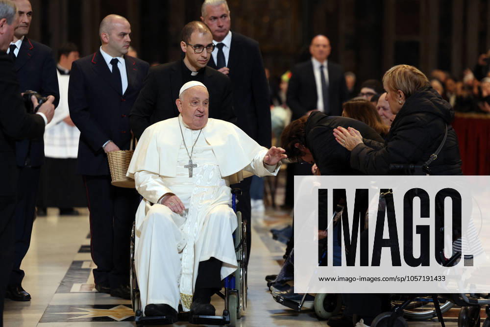 Pope Francis Bergoglio attends the celebration of the Epiphany of the Lord Holy Mass Rome, Italy 06.01.2025 : Pope Francis Bergoglio he goes away in a wheelchair and greets children, disabled faithful after the Epiphany of the Lord Holy Mass on Altar of the Confession, St. Peter’s Basilica Rome italy Italy