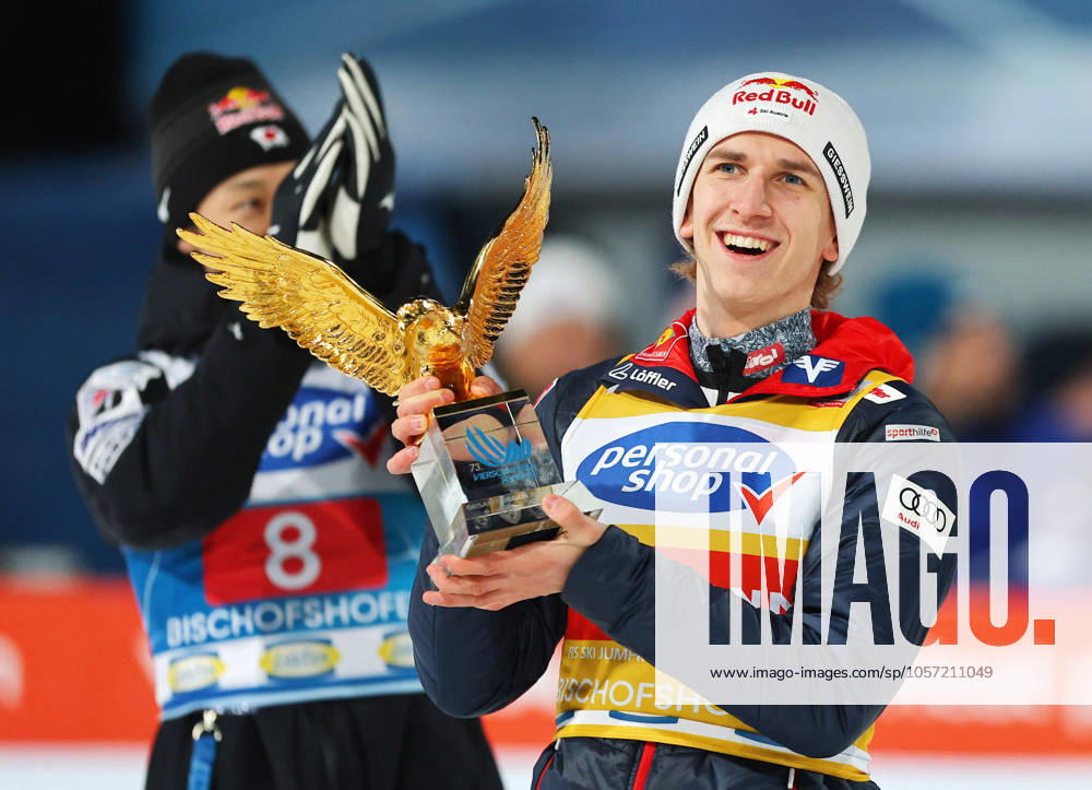 KW02 Ski jumping, Skispringen, Ski, nordisch - FIS WC Bischofshofen BISCHOFSHOFEN,AUSTRIA,06.JAN.25 - NORDIC SKIING, SKI JUMPING - FIS World Cup, Four Hills Tournament, large hill. Image shows Ryoyu Kobayashi (JPN) and Daniel Tschofenig (AUT). Keywords: trophy. GEPAxpictures xThomasxBachun