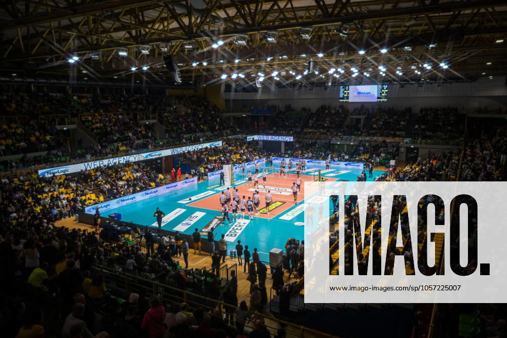 VOLLEY - Superlega Serie A - Valsa Group Modena vs Itas Trentino Pala Panini ( Valsa Group Modena ) during Valsa Group Modena vs Itas Trentino, Volleyball Italian Serie A Men Superleague match in Modena, Italy, January 06 2025 Modena Italy