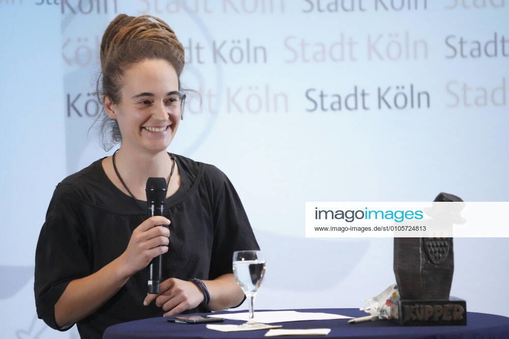 Presentation of the Karl Kuepper Award 2020 for Carola Rackete in the Historical City Hall Cologne 19 10 2020, Cologne, Carola Rackete smiles and smiles during her speech at the presentation of the Karl Kuepper Award for her special commitment and moral courage in the refugee aid in the Historical City Hall Cologne North Rhine-Westphalia Germany