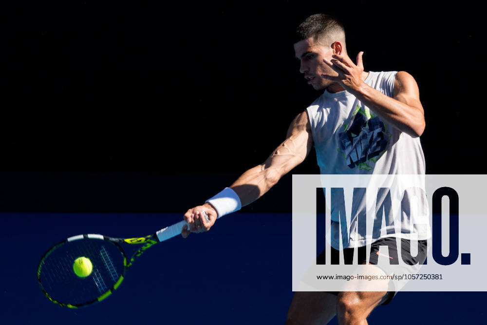 Tennis 2025: Australian Open Practice January 7, 2024: CARLOS ALCARAZ of Spain hits the ball in a practise session with NOVAK DJOKOVIC of Serbia prior to the start of the 2025 Australian Open in Melbourne, Australia. Sydney Low Cal Media(Credit Image: Â Sydney Low Cal Sport Media) Melbourne Victoria Australia