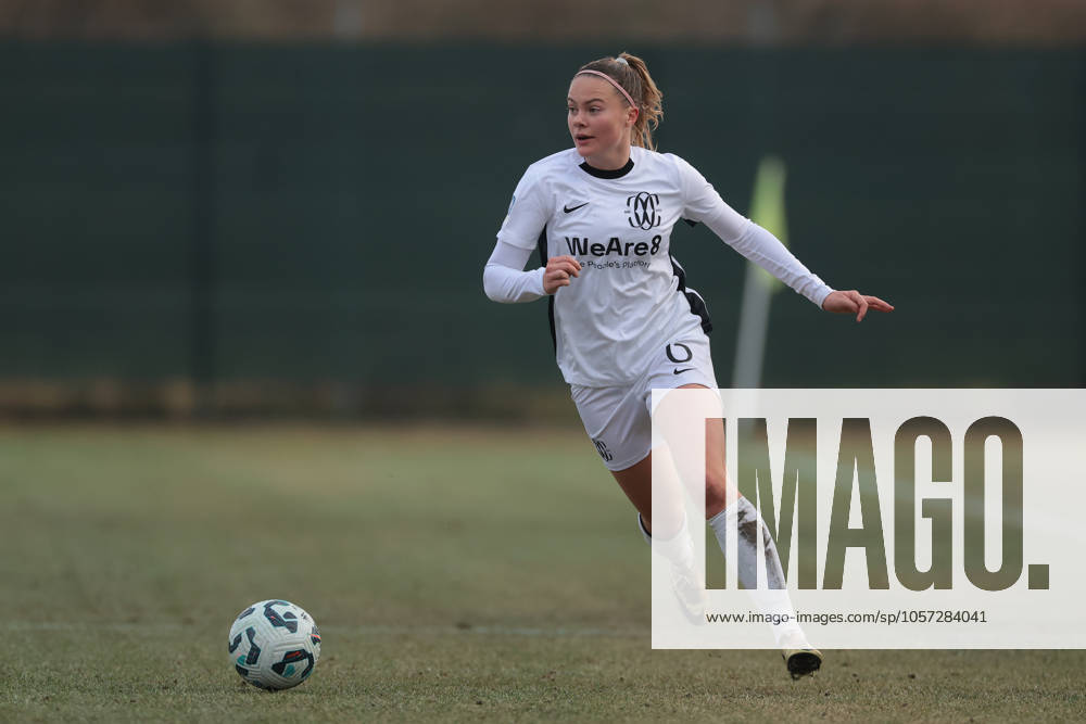Cislago, Italy, 4th January 2025. Mina Bergersen of FC Como Women during the Friendly match at Village, Cislago. Picture credit should read: Jonathan Moscrop Sportimage . SPI_159_JM_COMO_MARSEILLE_FEMM SPI-3569-0157