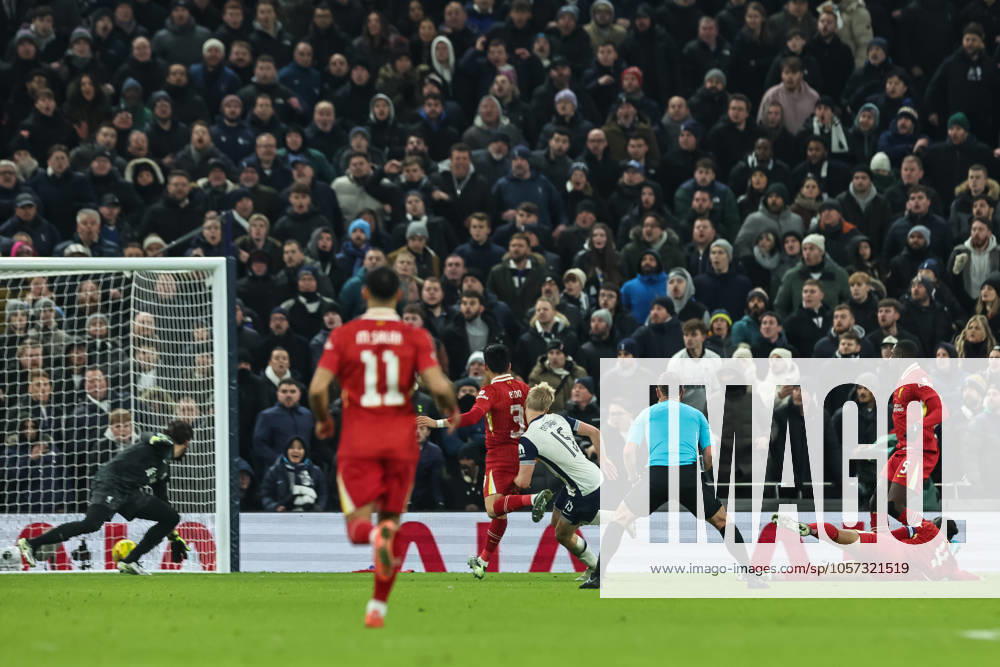 Carabao Cup Semi-Finals First Leg Tottenham Hotspur v Liverpool Lucas Bergvall of Tottenham Hotspur scores to make it 1-0 during the Carabao Cup Semi-Finals First Leg Tottenham Hotspur vs Liverpool at Tottenham Hotspur Stadium, London, United Kingdom, 8th January 2025 (Photo by Mark Cosgrove News Images)