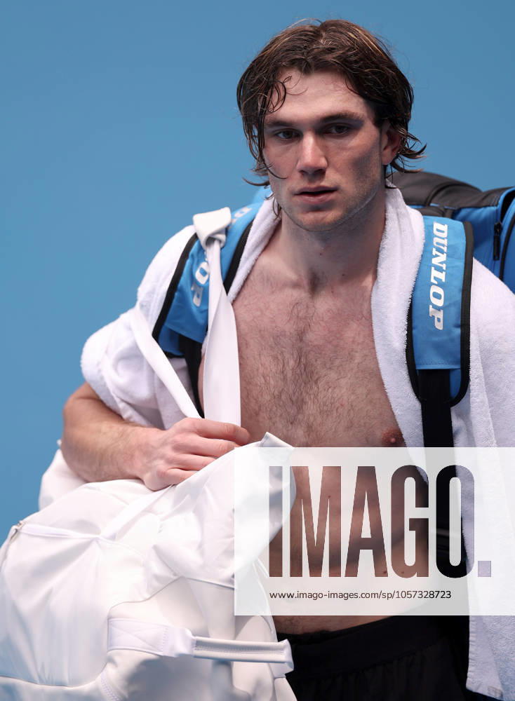 Jack Draper of BG walks shirtless following practice Australian Open, Thursday Previews, Tennis, Melbourne Park, Melbourne, Australia - 09 Jan 2025