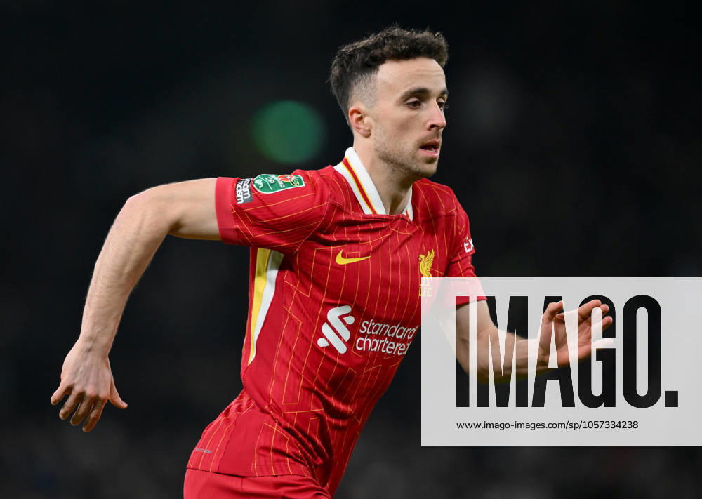 Football - 2024 2025 EFL Carabao League Cup - Semi-Final - First Leg - Tottenham Hotspur vs Liverpool - Tottenham Hotspur - Wednesday 8th January 2025. Liverpool s Diogo Jota. COLORSPORT Ashley Western