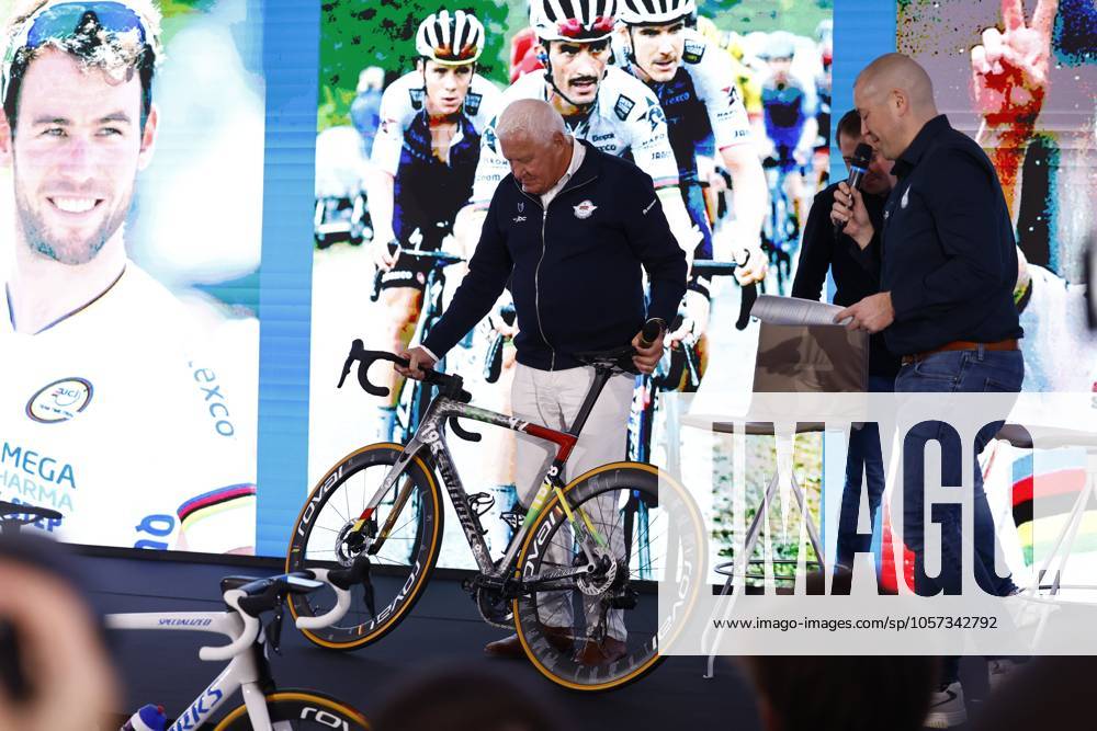 2025 Soudal Quick-Step Team Presentation CALP, SPAIN - JANUARY 09 : Lefevere Patrick (BEL) General manager of Soudal - Quick Step is being honored for is career pictured during the 2025 team presentation of the Soudal Quick-Step pro cycling team on January 9, 2025 in Calp, SPAIN, 09 01 2025 Calp SPAIN