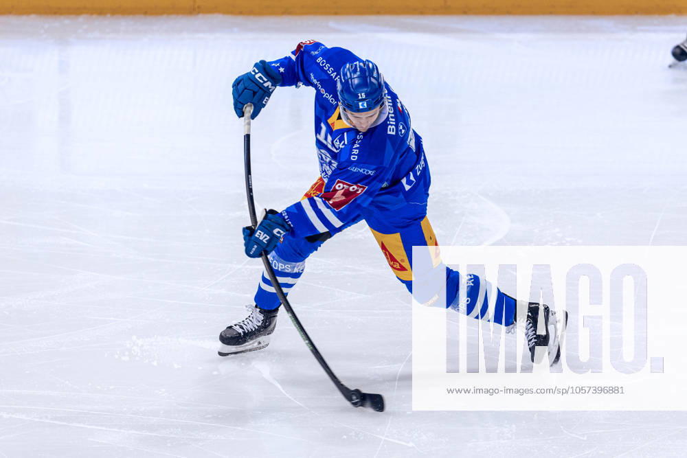 Gregory Hofmann 15 EV Zug 08 01 2025 National League, Regular Season, Ice Hockey, Bossard Arena, Zug EV Zug Geneve Servette HC Image by