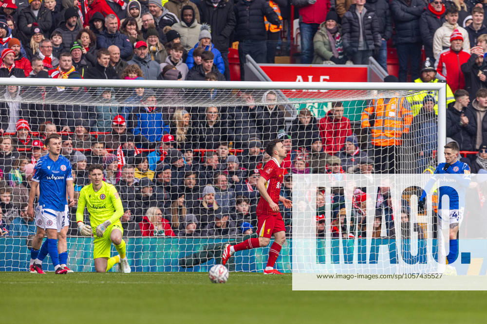 Football - FA Cup - 3rd Round - Liverpool FC v Accrington Stanley LIVERPOOL, ENGLAND - Saturday, January 11, 2025: Liverpool s Luis Diaz celebrates after scoring the first goal during the FA Cup 3rd Round match between Liverpool FC and Accrington Stanley FC at Anfield. (Photo by David Rawcliffe Propaganda) LIVERPOOL Anfield MERSEYSIDE ENGLAND
