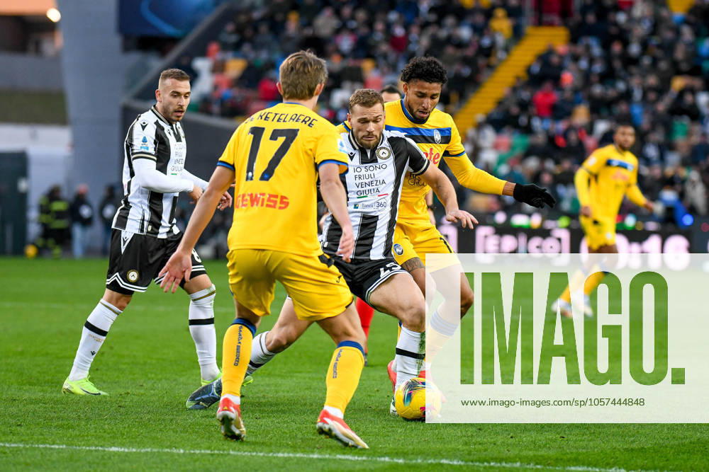 Udinese s Jesper Karlstrom in action during Udinese Calcio vs Atalanta BC, Italian soccer Serie A match in Udine, Italy, January 11 2025