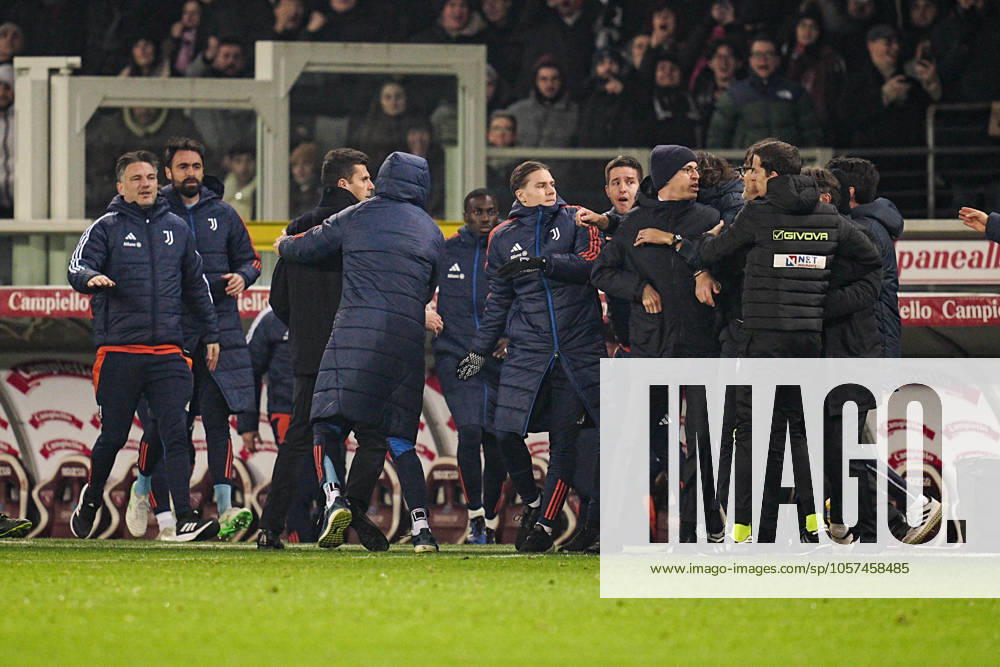 Juventus& x2019; head coach Thiago Motta and Torino& x2019;s head coach Paolo Vanoli reacts during the Serie A soccer match between Torino and Juventus at the Stadio Olimpico Grande Torino in Turin, north west Italy - Saturday, January 11, 2025. - Soccer .