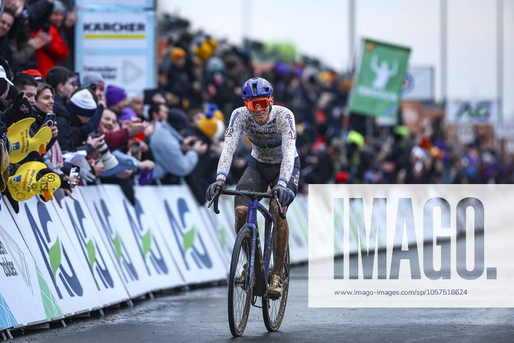 Belgian Thibau Nys celebrates as he crosses the finish line to win the elite men race of the Belgian Cyclocross Championships (11-12 01) on Sunday 12 January 2025 in Heusden-Zolder. DAVIDxPINTENS x110257241x