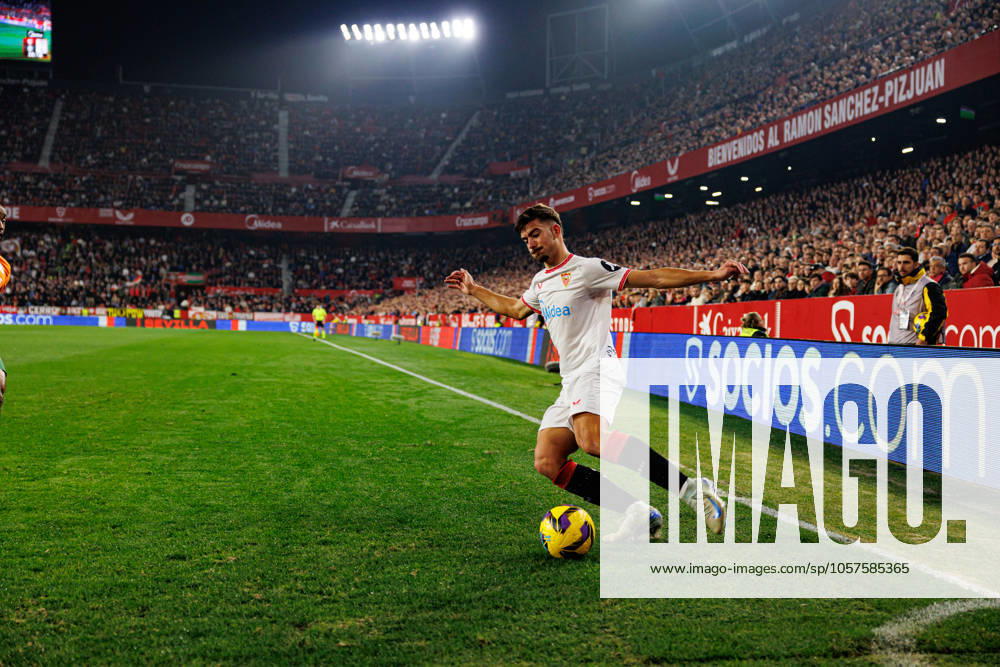Kike Salas seen during LaLiga EA SPORTS game between teams of Sevilla FC and Valencia CF at Estadio Ramon Sanchez Pizjuan (Maciej Rogowski) Seville Estadio Ramon Sanchez Pizjuan Spain