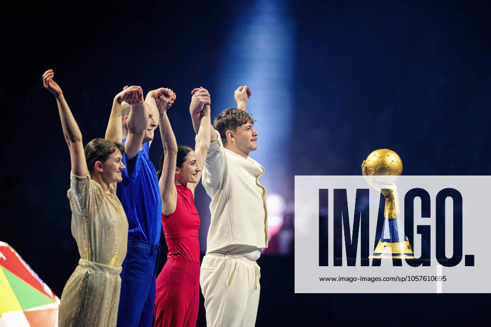 Actor with World Championship Cup, World Championship Cup DEN, Opening Ceremony, Handball, IHF World Championship 2025, 14 01 2025 DEN, Opening Ceremony, Handball, IHF World Championship 2025, 14 01 2025 Herning