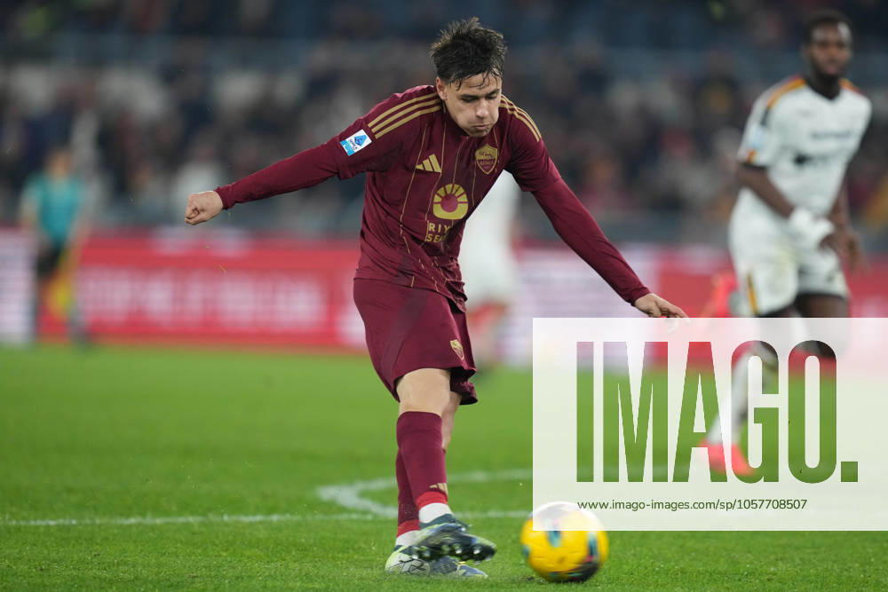 Romas Niccolo Pisilli during the Serie A EniLive soccer match between Roma and Lecce at the Rome s Olympic stadium, Italy - Saturday December 7, 2024 - Soccer ( Photo by Alfredo Falcone LaPresse )