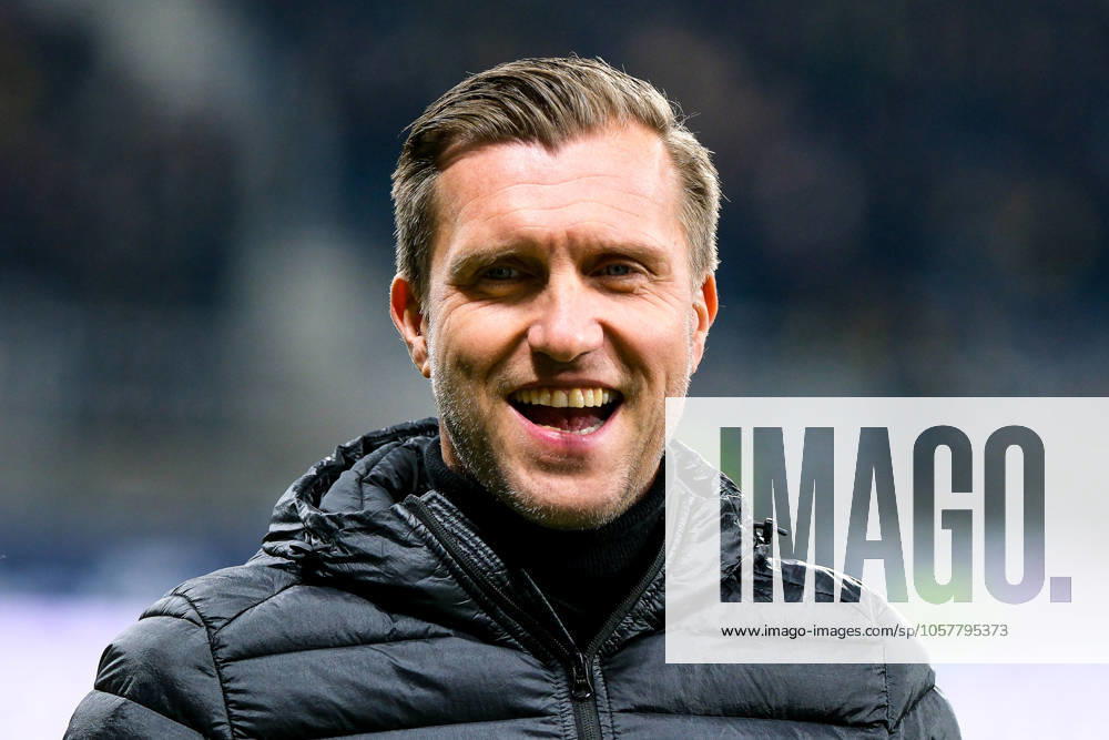 Markus Kroesche Eintracht Frankfurt before the match, GER, Eintracht Frankfurt vs Borussia Dortmund, Football, 1 Bundesliga, Matchday 18, Season 2024 2025, 17 01 2025 DFL REGULATIONS PROHIBIT ANY USE OF PHOTOGRAPHS as IMAGE SEQUENCES and or QUASI VIDEO GER, Eintracht Frankfurt vs Borussia Dortmund, Football, 1 Bundesliga, Matchday 18, Season 2024 2025, 17 01 2025 Frankfurt