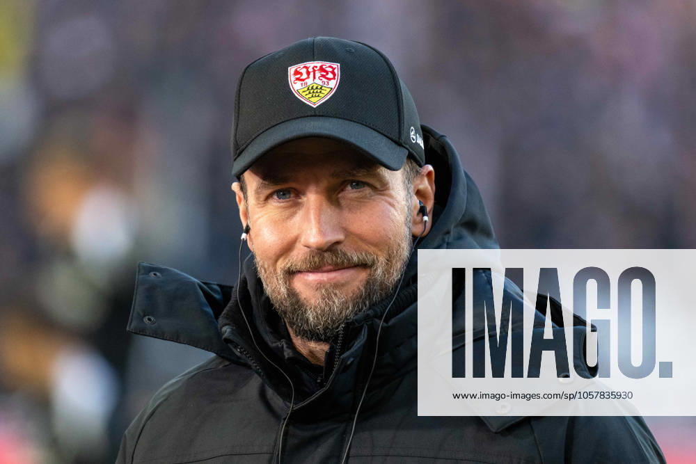 Coach Sebastian Hoeneß VfB Stuttgart Germany, Stuttgart, 18 01 2025, Football, Bundesliga VfB Stuttgart vs SC Freiburg, Season 2024 2025, Matchday 18, MHP Arena Photo A2 Bildagentur Peter Hartenfelser DFL DFB REGULATIONS PROHIBIT ANY USE OF PHOTOGRAPHS AS IMAGE SEQUENCES AND OR QUASI VIDEO
