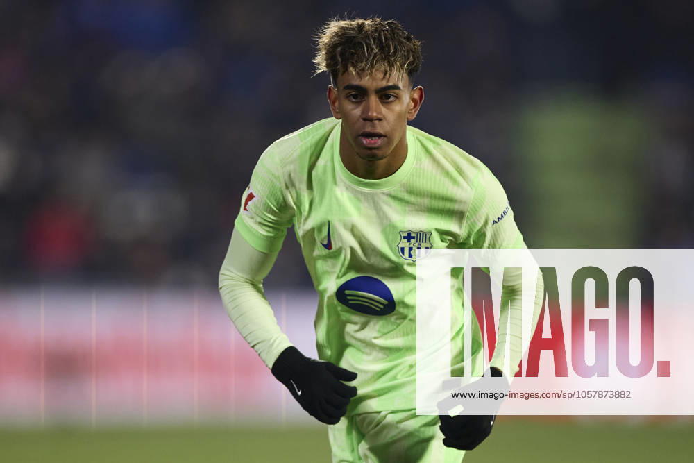 Getafe CF v FC Barcelona, Barca - LaLiga EA Sports Lamine Yamal of FC Barcelona looks on during the LaLiga EA Sports match between Getafe CF and FC Barcelona at Coliseum Alfonso Perez on January 18, 2025, in Getafe, Spain. Getafe Coliseum Alfonso Perez Madrid Spain RL_GETvFCB_000132