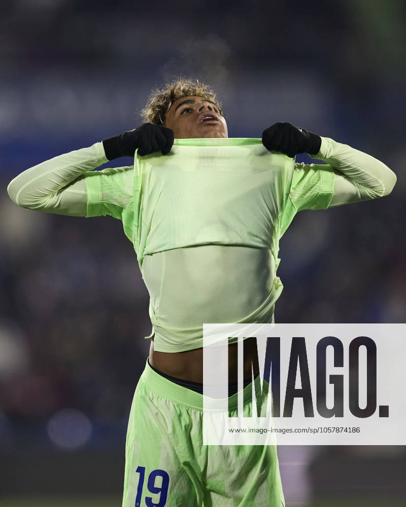 Getafe CF v FC Barcelona, Barca - LaLiga EA Sports Lamine Yamal of FC Barcelona reacts during the LaLiga EA Sports match between Getafe CF and FC Barcelona at Coliseum Alfonso Perez on January 18, 2025, in Getafe, Spain. Getafe Coliseum Alfonso Perez Madrid Spain RL_GETvFCB_000143