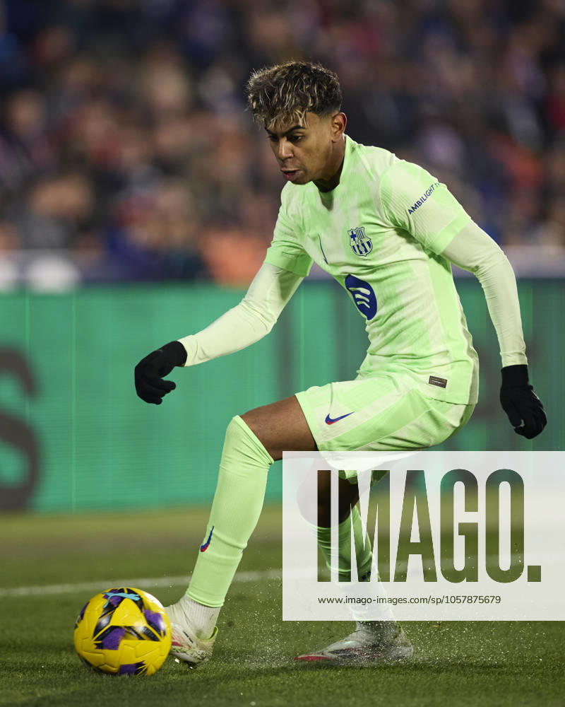 Getafe CF v FC Barcelona, Barca - LaLiga EA Sports Lamine Yamal of FC Barcelona in action during the LaLiga EA Sports match between Getafe CF and FC Barcelona at Coliseum Alfonso Perez on January 18, 2025, in Getafe, Spain. Getafe Coliseum Alfonso Perez Madrid Spain RL_GETvFCB_000154