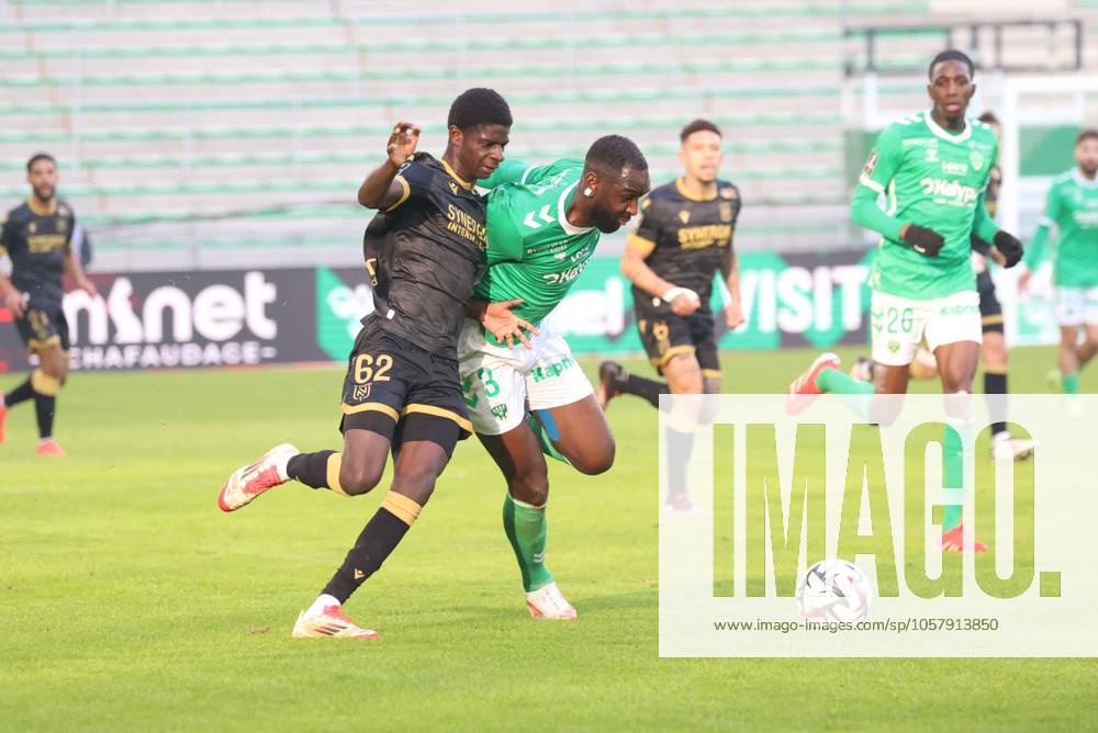 Ligue 1 : Saint-Etienne vs Nantes Thierry LARRET MAXPPP. Football. Ligue 1 Mc Donald s. Association Sportive Saint-Etienne vs Football Club de Nantes. Stade Geoffroy Guichard, Saint-Etienne (42) le 19 janvier 2025. Michael NADE (ASSE) Bahereba guirassy (NAN) SAINT-ETIENNE (42) STADE STADE GEOFRROY-GUICHARD LOIRE AUVERGNE RHONE-ALPES FRANCE