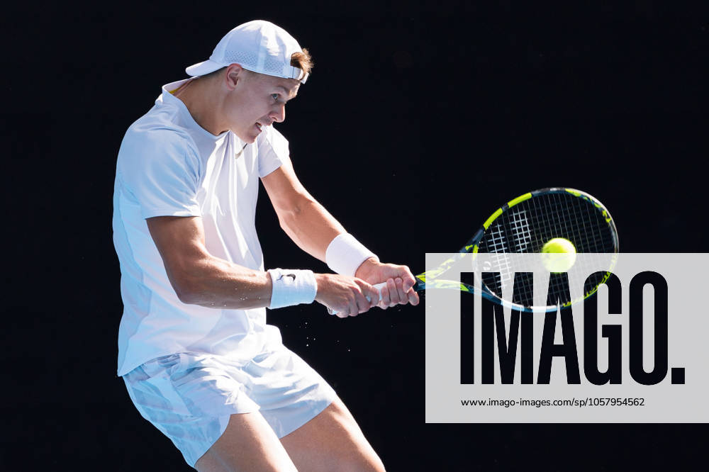 Tennis 2025: Australian Open Day 9 January 20, 2025: 13th seed HOLGER RUNE of Denmark in action against 1st seed JANNIK SINNER of Italy on Rod Laver Arena in a Men s Singles 4th round match on day 9 of the 2025 Australian Open in Melbourne, Australia. Sydney Low Cal Media(Credit Image: Â Sydney Low Cal Sport Media) Melbourne Victoria Australia