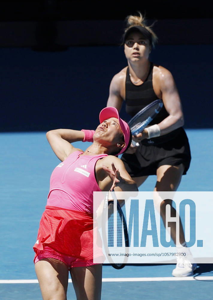 Tennis: Australian Open Miyu Kato (front) of Japan and Renata Zarazua of Mexico play against Gabriela Dabrowski of Canada and Erin Routliffe of New Zealand in the women s doubles quarterfinals at the Australian Open tennis tournament in Melbourne on Jan. 21. 2025. A14AA0004020405P