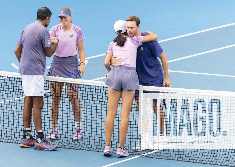 (250121) -- MELBOURNE, Jan. 21, 2025 -- Zhang Shuai (2nd R) Rohan Bopanna (1st L) and Olivia Gadecki (2nd L) John Peers greet each other after the mixed doubles quarterfinal between Zhang Shuai (China) Rohan Bopanna (India) and Olivia Gadecki John Peers of Australia at Australian Open tennis tournament in Melbourne, Australia, Jan. 21, 2025. (Photo by Xinhua) (SP)AUSTRALIA-MELBOURNE-TENNIS-AUSTRALIAN OPEN-DAY 10 HuxJingchen