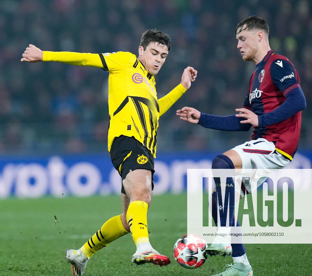 Bologna FC v Borussia Dortmund - UEFA Champions League 2024 25 Giovanni Reyna of Borussia Dortmund and Sam Beukema of Bologna FC compete for the ball during the UEFA Champions League 2024 25 League Phase MD7 match between Bologna FC and Borussia Dortmund at Stadio Renato DallAra on January 21, 2025 in Bologna, Italy. Bologna Stadio Renato Dall ARA Bologna Italy