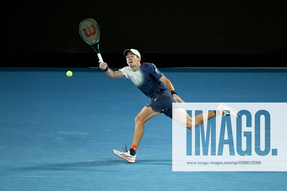 TENNIS AUSTRALIAN OPEN, Alex de Minaur of Australia returns during his quarterfinal match against Jannik Sinner of Italy during the 2025 Australian Open at Melbourne Park in Melbourne, Wednesday, January 22, 2025. ( NO ARCHIVING, , NO USE IN BOOKS WITHOUT CONSENT MELBOURNE VICTORIA AUSTRALIA