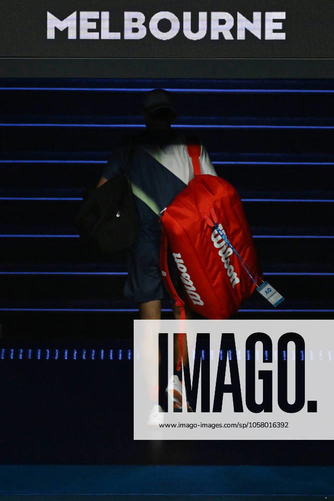 TENNIS AUSTRALIAN OPEN, Alex de Minaur of Australia leaves the court following his quarterfinal loss toJannik Sinner of Italy during the 2025 Australian Open at Melbourne Park in Melbourne, Wednesday, January 22, 2025. ( NO ARCHIVING, , NO USE IN BOOKS WITHOUT CONSENT MELBOURNE VICTORIA AUSTRALIA